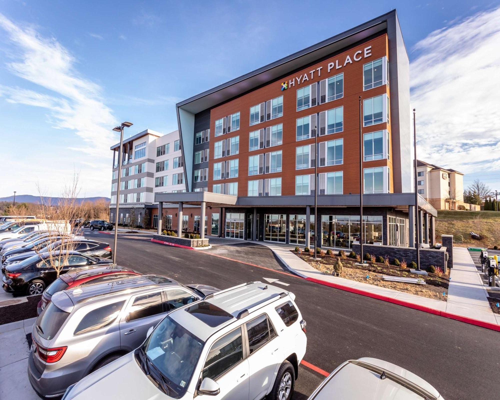 Hyatt Place Hotel 3*